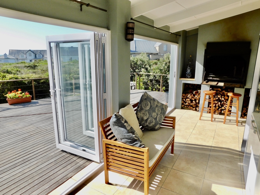 2 Bedroom Property for Sale in Grotto Bay Western Cape